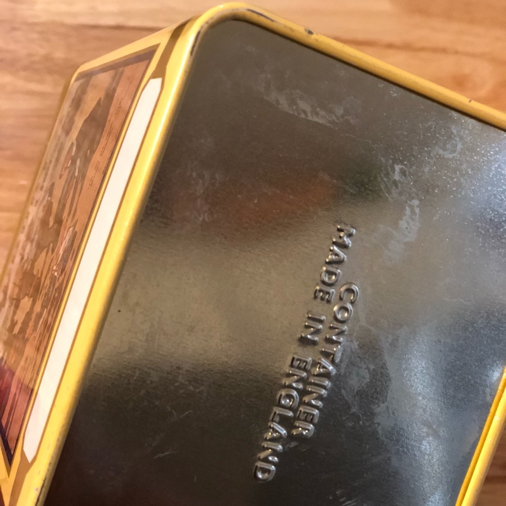Vintage Cadbury Milk Chocolate Tin - Picture 4 of 5